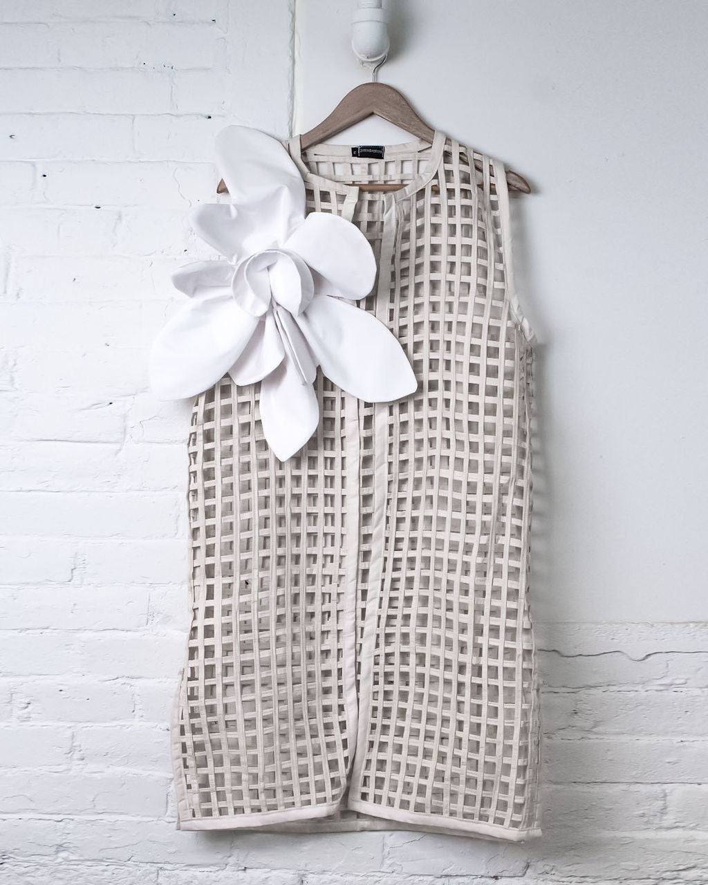 Kenten Vest w/ Floral Brooch
